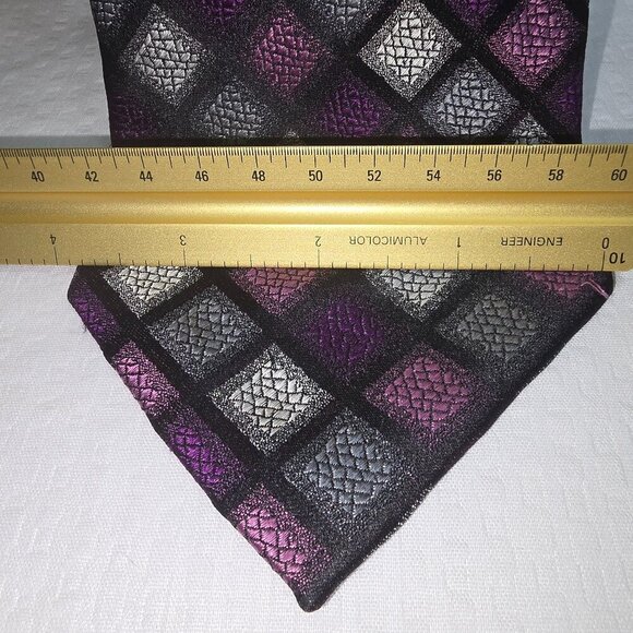 PIERRE CARDIN MENS TIE BLACK WITH PURPLE GRAY SILVER DIAMOND DESIGN EUC - Picture 2 of 5